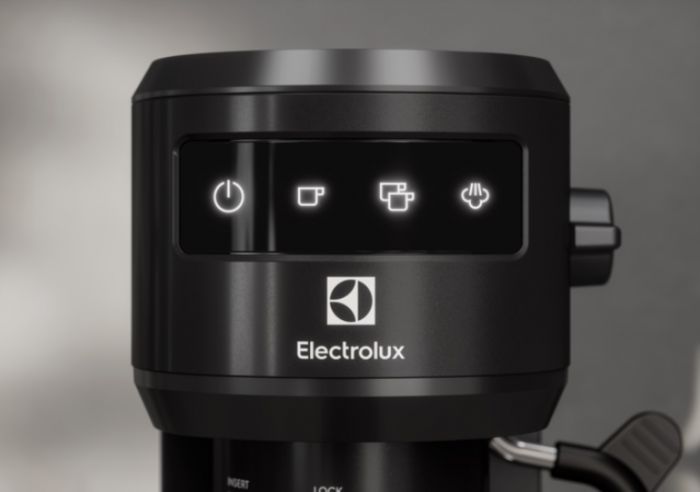 Кавоварка Electrolux рожкова, 1л, мелена, ручний капуч, LED-дисплей, підігрів чашок, чорний