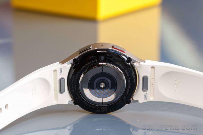 Смарт-годинник Samsung Galaxy Watch 6 40mm LTE (R935) 1.31", 432x432, sAMOLED, BT 5.3, NFC, 2/16GB, золотистий