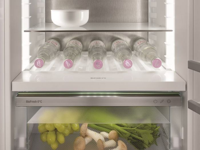 Холодильна камера Liebherr вбудована, 177x55.9х54.6, 291л, А++, ST, диспл внутр., BioFresh, білий