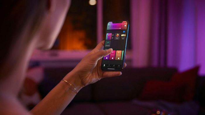 Лампа розумна Philips Hue GU10, 5.7W(50Вт), 2000K-6500K, RGB, ZigBee, Bluetooth, димування