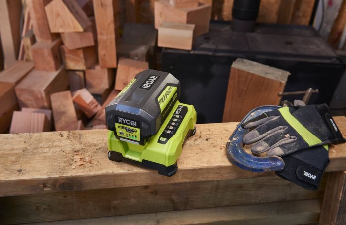 Зарядний пристрій Ryobi Max Power RY36C60A 36В 6А швидкозарядний