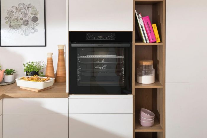 Духова шафа Gorenje електрична, 77л, A+, пара, дисплей, піроліз, чорний