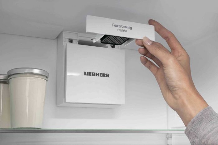 Холодильник Liebherr з нижн. мороз., 201.5x74.7х67.5, холод.відд.-346л, мороз.відд.-128л, 2дв., A++, NF, диспл внутр., білий