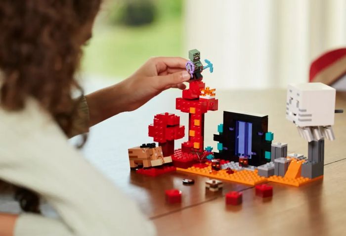 Конструктор LEGO Minecraft Засідка біля порталу в Нижній світ