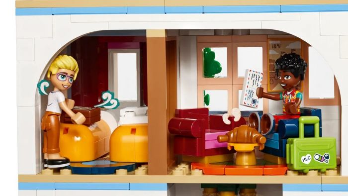 Конструктор LEGO Friends Замковий готель «Ночівля і сніданок»