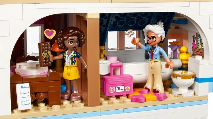 Конструктор LEGO Friends Замковий готель «Ночівля і сніданок»