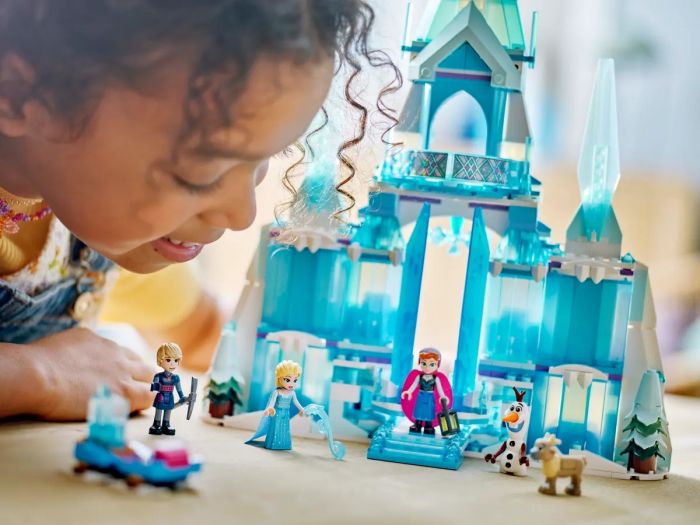 Конструктор LEGO Disney Крижаний палац Ельзи