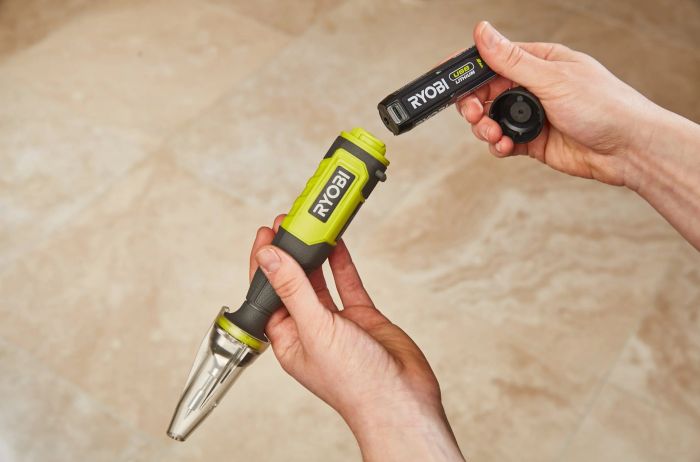 Паяльник акумуляторний Ryobi USB Lithium RSI4-120G 4В 2А·год 460°С світлодіодне підсвічування 0.1кг