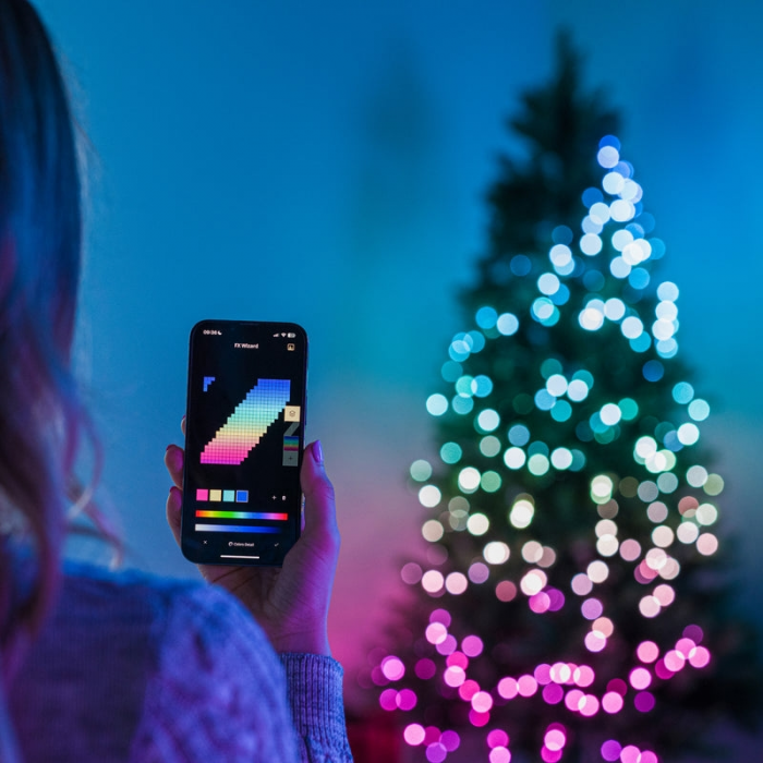 Гірлянда Smart LED Twinkly tree Strings RGB 500 налаштована на 2.1м ялинці