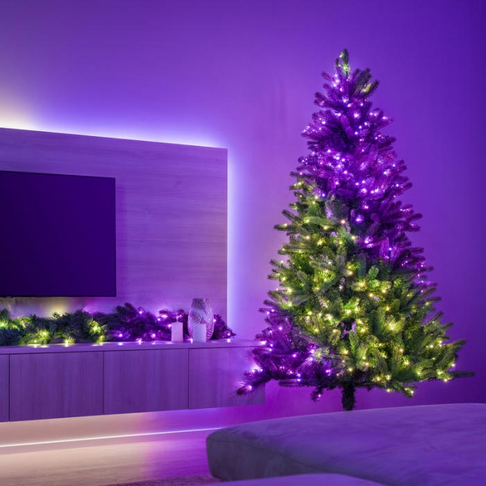 Гірлянда Smart LED Twinkly tree Strings RGB 500 налаштована на 2.1м ялинці