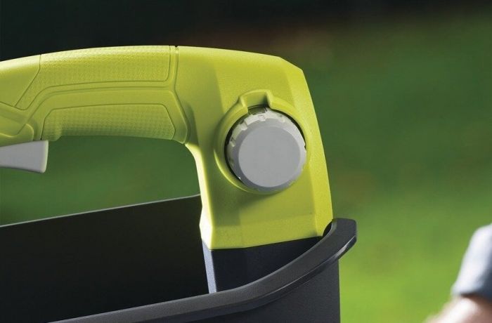 Сівалка акумуляторна Ryobi ONE+ OSS1800 18В 4л розкид до 3.5м 1.4кг без АКБ та ЗП
