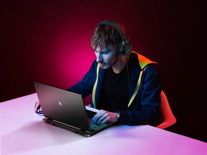 Ноутбук Acer Nitro 16 AN16-42 16" WUXGA IPS, AMD R7-8845HS, 32GB, F1TB, NVD4060-8, Lin, чорний