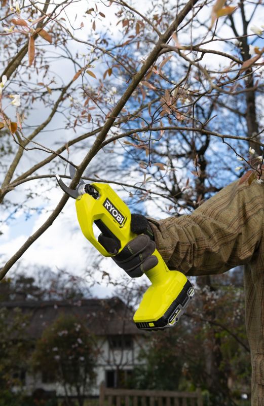 Секатор акумуляторний Ryobi ONE+ RY18SCA-0 18В d різа 25мм 0.74кг без АКБ та ЗП