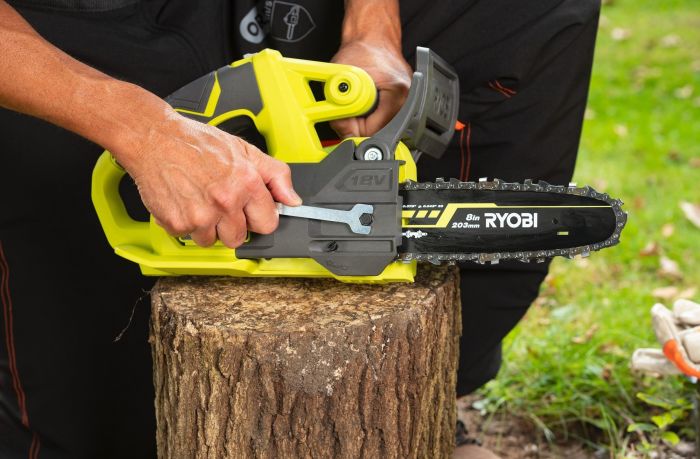 Пила ланцюгова акумуляторна Ryobi ONE+ RY18CS20A-125 18В акб 1х2.5А·год ЗП 20см 2.3кг