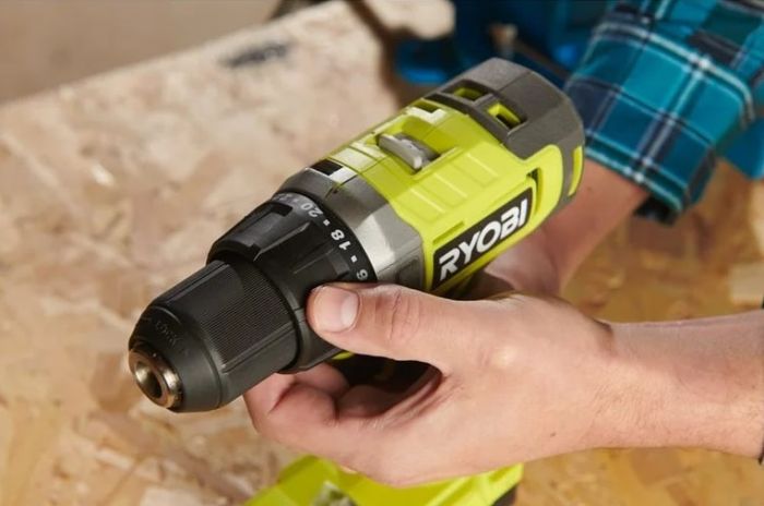 Шурупокрут-дриль акумуляторний Ryobi ONE+ RDD18-2C415S 18В 1х4А·год 1х1.5А·год ЗП 52Нм 450·1750об/хв 1.3кг сумка Шурупокрут-дриль акумуляторний Ryobi ONE+ RDD18-2C415S 18В 1х4А·год 1х1.5А·год ЗП 52Нм 450·1750об/хв 1.3кг сумка