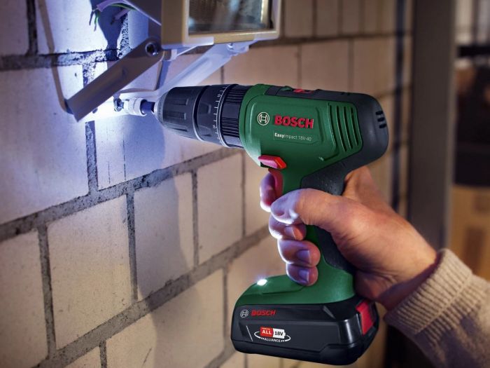 Шурупокрут-дриль акумуляторний Bosch EasyImpact 18V-40 18В 2х2А·год 20·38Нм 0-430·0-1630об·хв кейс ЗП 1.4кг