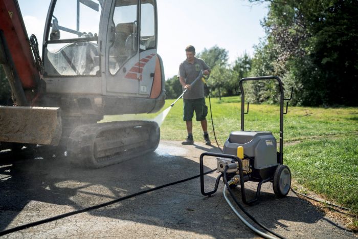 Мийка високого високого тиску Karcher HD 9/20-4 М Classic, 6500Вт, 380В, 200бар, 900л/год, шланг 10м, 57кг