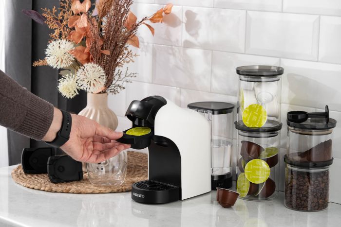 Кавоварка ARDESTO  3в1, 0.9л, капсули Nespresso, Nescafe Dolce Gusto, мелена кава, сенсорне керування, білий