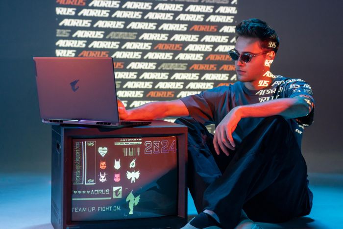 Ноутбук AORUS 16X 16.0 QHD, Intel i9-14900HX, 32GB, F1TB, NVD4070-8, DOS, чорний