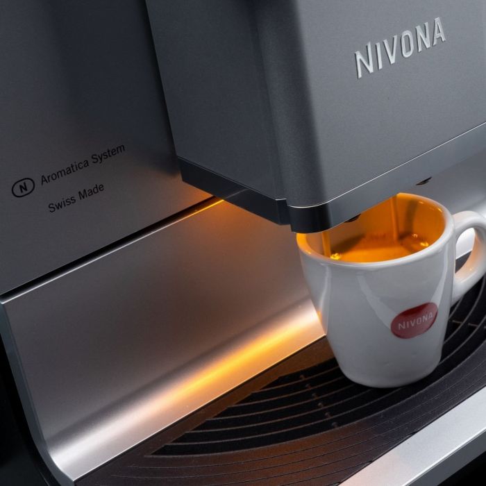 Кавомашина Nivona CafeRomatica 2.2л, зерно + мелена, автомат.капучинатор, авторецептів - 9, чорно - срібний