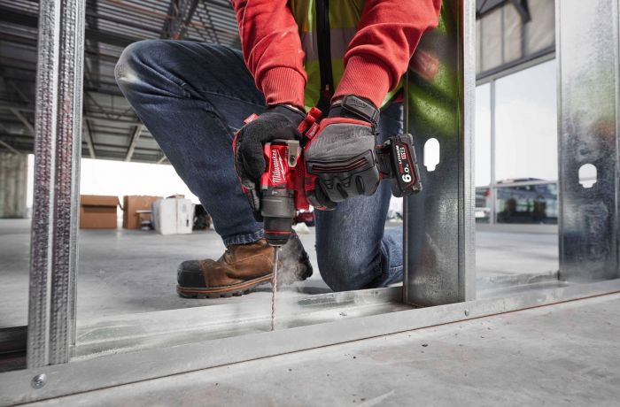 Набір із двох акумуляторних інструментів Milwaukee M12 FPP2A2-402X шурупокрут-дриль M12 FPD2-0 гвинтоверт M12 FID2-0 акб М12 2х4А·год ЗП C12C кейс