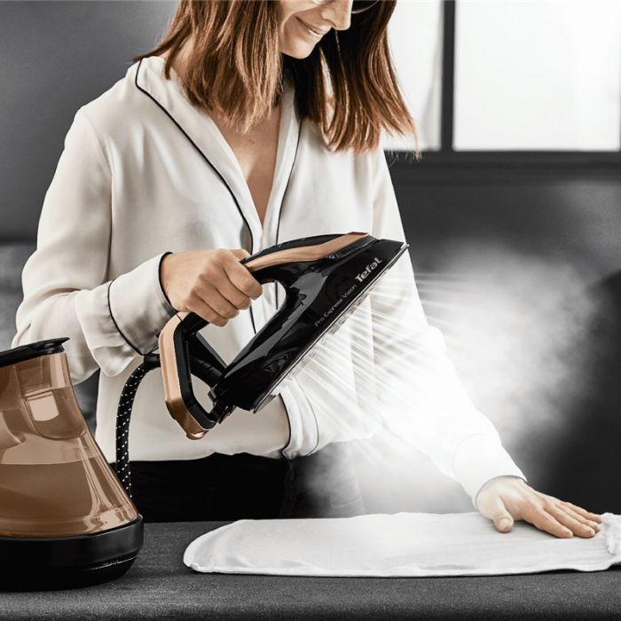 Праска-парогенератор Tefal Pro Express Vision, 3000Вт, 1200мл, паровий удар -800гр, постійна пара - 180гр, керам. підошва, чорно-золотий