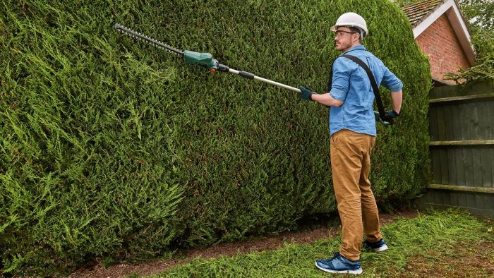 Кущоріз акумуляторний Bosch UniversalHedgePole 18 18В 43мм крок різу 16мм 3.6кг без АКБ та ЗП