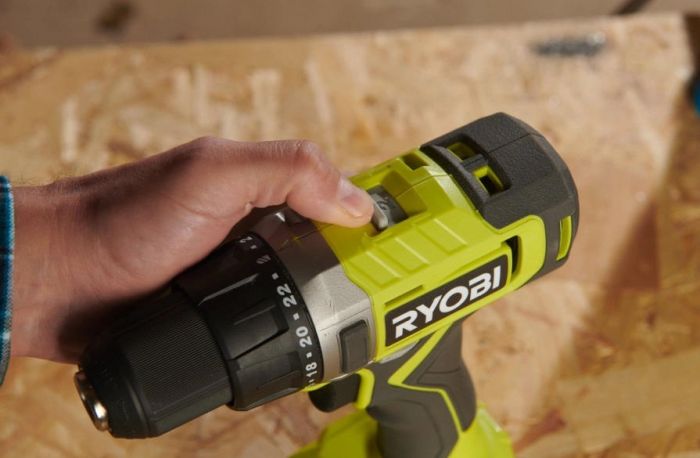 Шурупокрут-дриль акумуляторний Ryobi ONE+ RDD18-1C20S 18В 1х2А·год ЗП 52Нм 450·1750об/хв 1.1кг сумка Шурупокрут-дриль акумуляторний Ryobi ONE+ RDD18-1C20S 18В 1х2А·год ЗП 52Нм 450·1750об/хв 1.1кг сумка