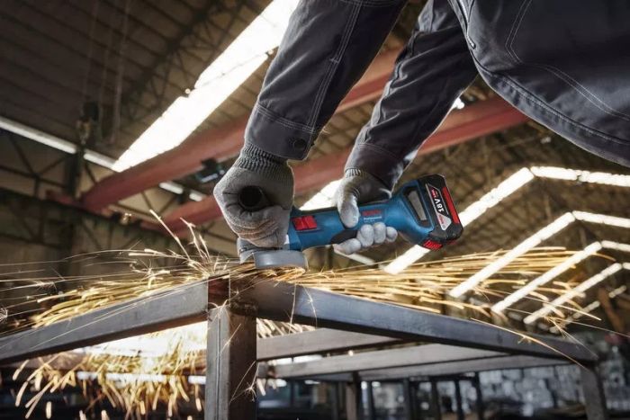 Шліфмашина кутова акумуляторна Bosch GWS 18V-8 125мм 18В 2x4А·год 0-11000об·хв 1.7кг кейс ЗП  GAL 18V-40