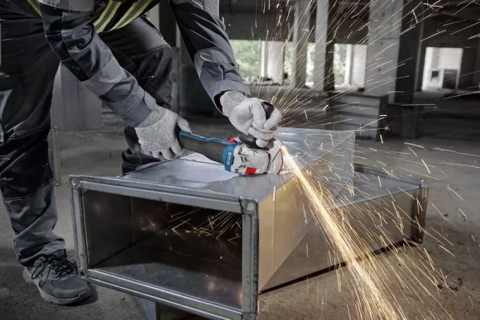 Шліфмашина кутова акумуляторна Bosch GWS 18V-8 125мм 18В 2x4А·год 0-11000об·хв 1.7кг кейс ЗП  GAL 18V-40