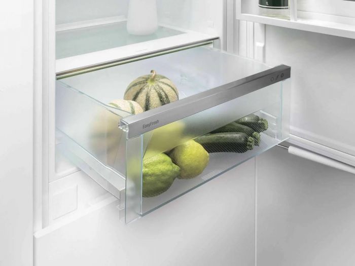 Холодильник Liebherr вбудований з нижн. мороз., 193.8x55.9х54.6, холод.відд.-215л, мороз.відд.-70л, 2дв., A++, NF, диспл внутр., білий