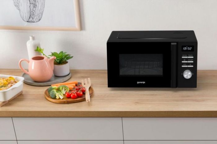 Мікрохвильова піч Gorenje, 20л, електр. керув., 800Вт, гриль, дисплей, 11 програм, чорний