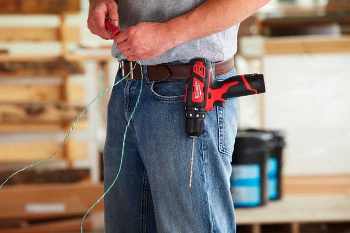 Шурупокрут-дриль акумуляторний Milwaukee M12 BPD-202C 12В 2х2А·год 30Нм 0·1500об·хв ЗП C12C жилет кейс 1.2кг