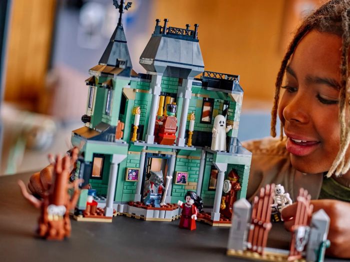 Конструктор LEGO Creator Маєток із привидами