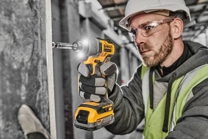 Шурупокрут ударний акумуляторний DeWalt 18В XR Li-Ion безщітковий 192Нм 3200об·хв 4200уд/хв 0.88кг без АКБ і ЗП