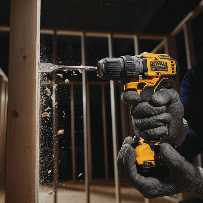 Дриль-шурупокрут DeWalt безщітковий XR Li-Ion 12В 57.5Нм 425-1500об·хв патрон 10мм 0.9кг без АКБ і ЗП