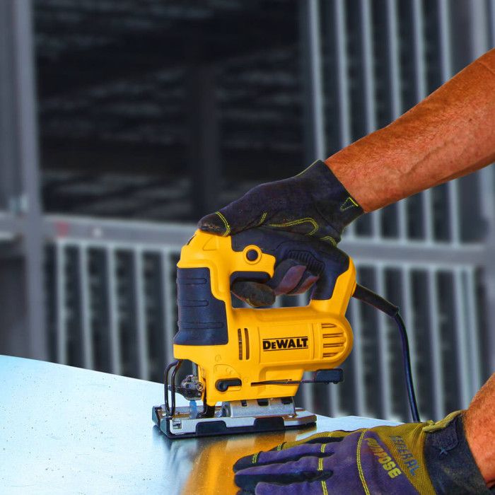 Лобзик DeWalt 650Вт 500-3200кол/хв хід 24мм 2.4кг