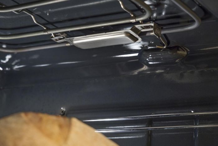 Духова шафа Gorenje електрична, 77л, A+, дисплей, макс.темп.- 300, IconLed, чорний