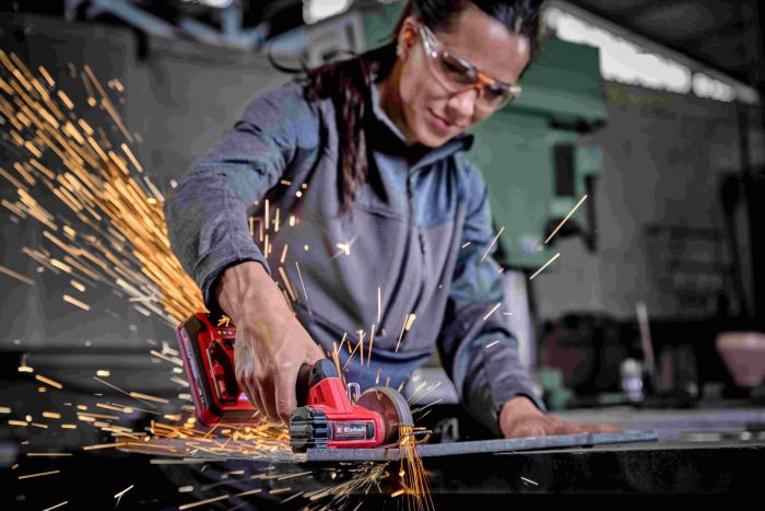 Шліфмашина відрізна акумуляторна Einhell Professional TP-CO 18/76-C Li BL - Solo безщіткова 16мм 18В 20000об/хв 0.67кг без АКБ та ЗП Шліфмашина відрізна акумуляторна Einhell Professional TP-CO 18/76-C Li BL - Solo безщіткова 16мм 18В 20000об/хв 0.67кг без АКБ та ЗП