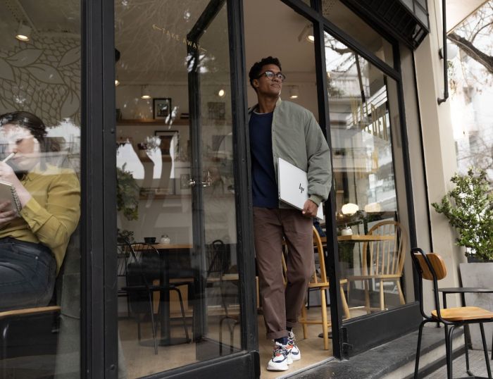 Ноутбук HP OmniBook 7 17-dc0000ua 17.3" FHD IPS Touch, Intel U7-258V, 32GB, F2048GB, NVD4050-6, Win11, сріблястий