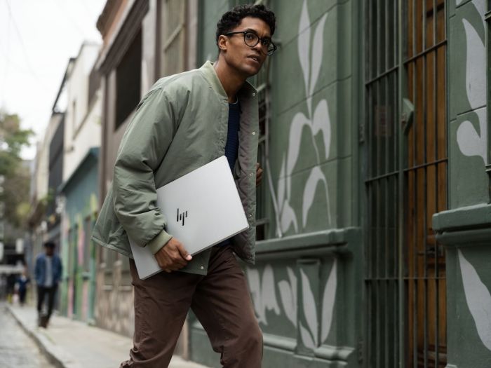 Ноутбук HP OmniBook 7 17-dc0000ua 17.3" FHD IPS Touch, Intel U7-258V, 32GB, F2048GB, NVD4050-6, Win11, сріблястий