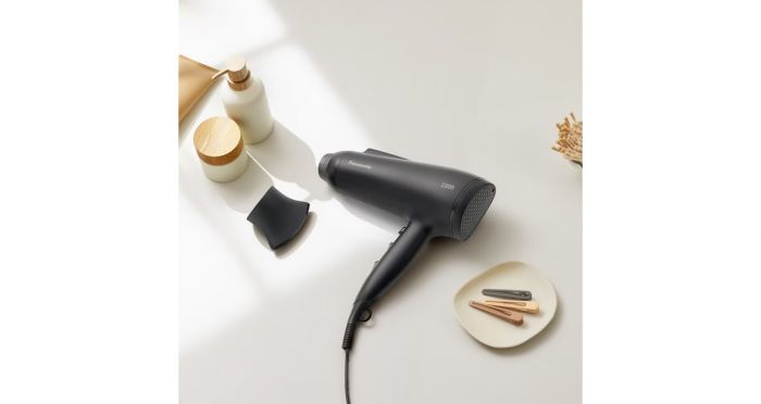 Фен Panasonic, 2500Вт, 3 режими, іонізація, хол. обдув, чорний