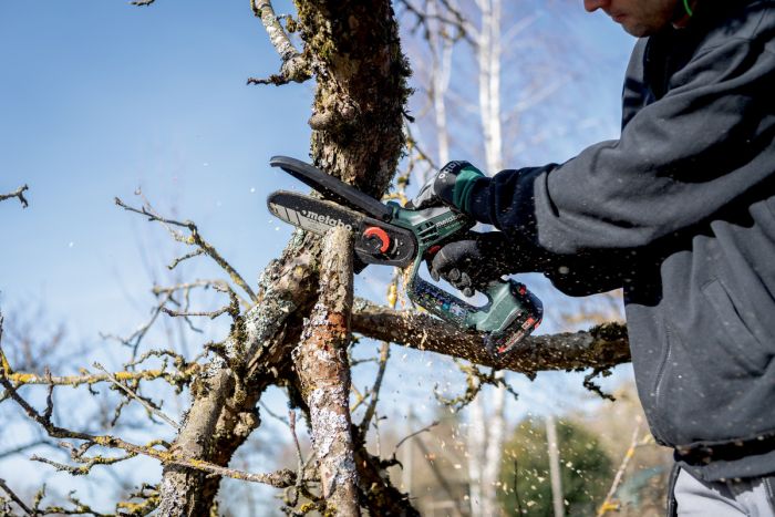 Пила ланцюгова акумуляторна Metabo MS 18 LTX 15 18В 1х2А·год шина 15см 5м/сек 2кг Пила ланцюгова акумуляторна Metabo MS 18 LTX 15 18В 1х2А·год шина 15см 5м/сек 2кг