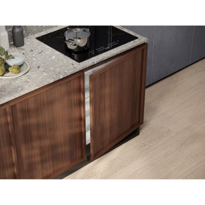 Холодильна камера Electrolux вбудована, 82x56х55, 127л, E, ST, білий