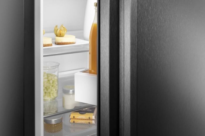 Холодильник Liebherr з нижн. мороз., 201.5x74.7х67.5, холод.відд.-346л, мороз.відд.-128л, 2дв., A++, NF, диспл внутр., чорний