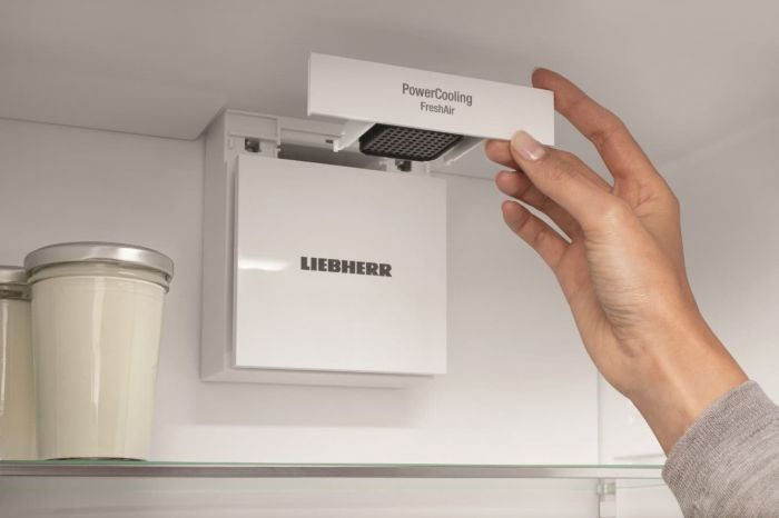 Холодильник Liebherr з нижн. мороз., 201.5x74.7х67.5, холод.відд.-346л, мороз.відд.-128л, 2дв., A++, NF, диспл внутр., чорний