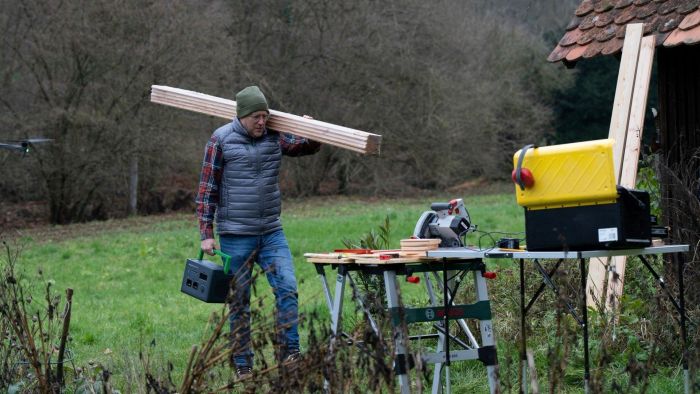 Портативна електростанція Schneider Electric OffGrid Portable Power Station 730, 700 Вт, 738 Вт/год, Wireless Charge