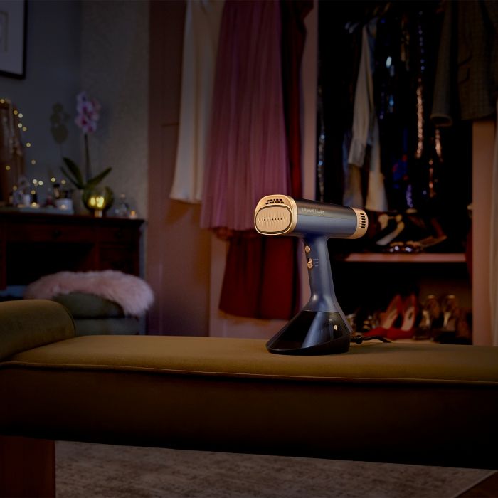 Відпарювач Russell Hobbs Genie VacuSteam, 1800Вт, 200мл, паровий удар -20гр, верт. відпарювання, керам. підошва, синій