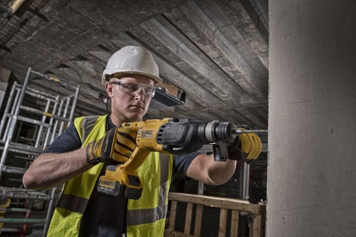 Перфоратор акумуляторний DeWalt SDS PLUS 18В 2.6Дж 0-5500уд/хв 0-1150об/хв 3 режими кейс 2.77кг без АКБ та ЗП