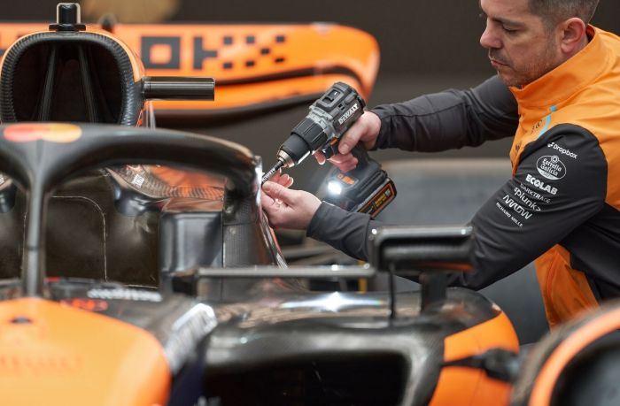 Шурупокрут-дриль ударний акумуляторний DeWALT McLaren F1 TEAM LIMITED EDITION 18В 2х5А·год 90Нм 0-450·0-1650об/хв кейс ЗП 1.34кг